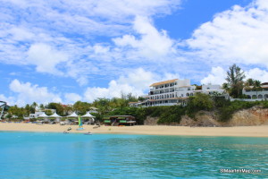 A stop in front of Bay Long and La Semanna hotel, let's snorkel!